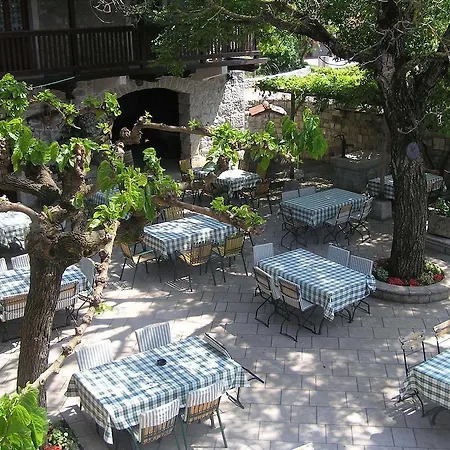 Guesthouse Domacija Sajna-3